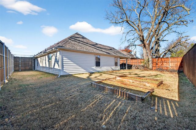 627 N Preston Avenue, Van Alstyne, TX 75495