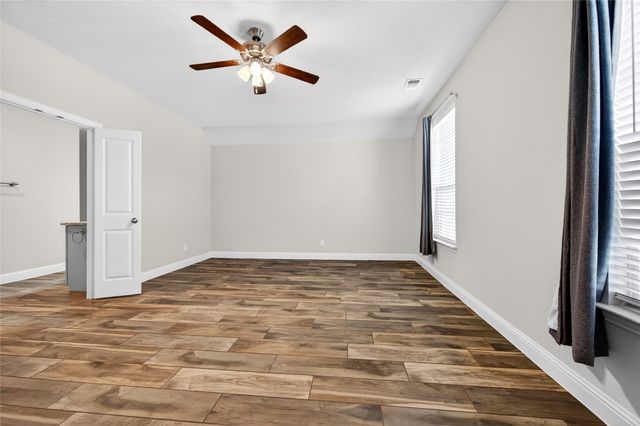 627 N Preston Avenue, Van Alstyne, TX 75495