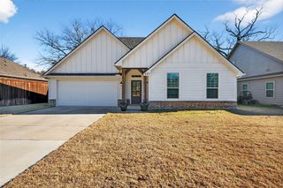 627 N Preston Avenue, Van Alstyne, TX 75495