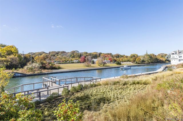 57 Old Boathouse Lane S, Hampton Bays, NY 11946
