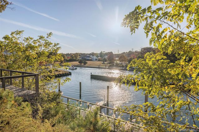 57 Old Boathouse Lane S, Hampton Bays, NY 11946