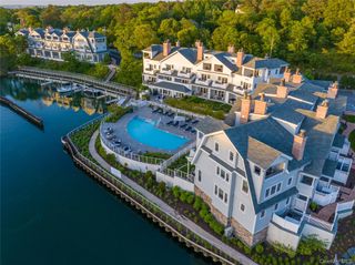 57 Old Boathouse Lane S, Hampton Bays, NY 11946
