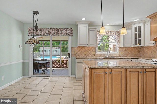 6 LOMBARDY DR, Wilmington, DE 19803