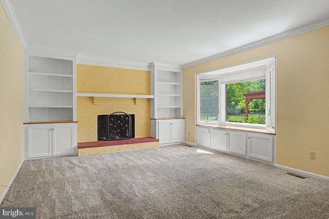 6 LOMBARDY DR, Wilmington, DE 19803