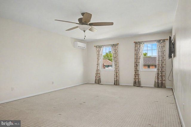 6 LOMBARDY DR, Wilmington, DE 19803