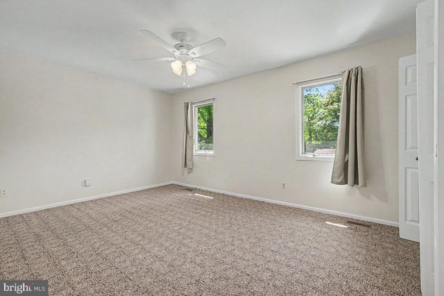6 LOMBARDY DR, Wilmington, DE 19803