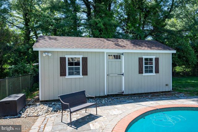 6 LOMBARDY DR, Wilmington, DE 19803