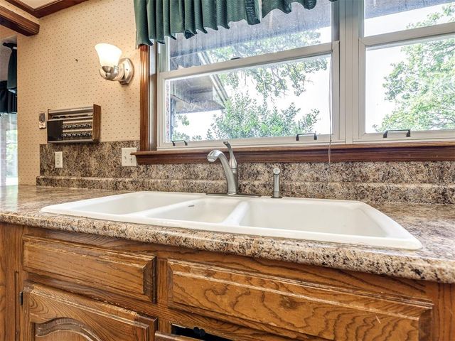 8600 Towering Oaks, Noble, OK 73068