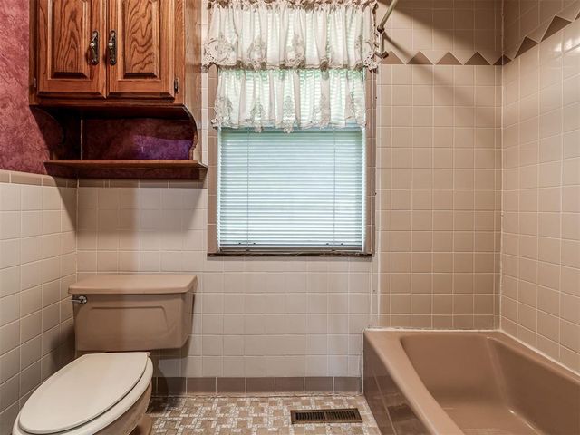 8600 Towering Oaks, Noble, OK 73068