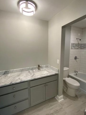 1575 Cherboneau Place 61, Detroit, MI 48207