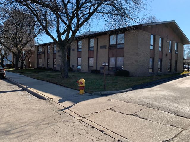 1575 Cherboneau Place 61, Detroit, MI 48207