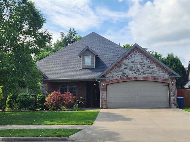 1705 SW Hayfield Avenue, Bentonville, AR 72713