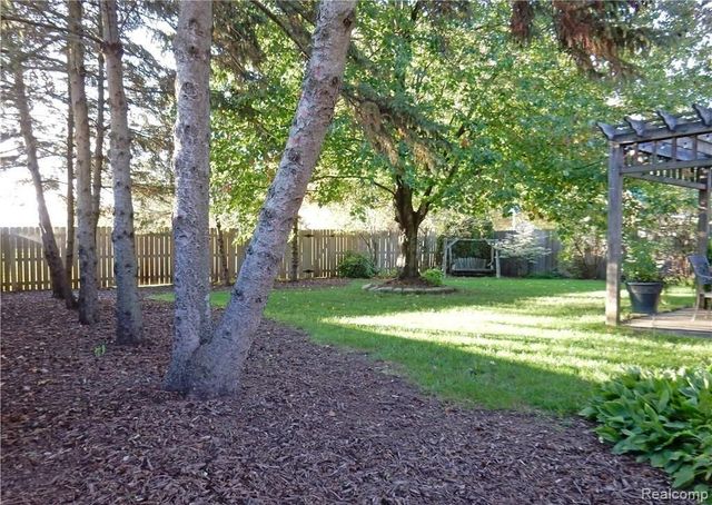 9828 Rose Street, Taylor, MI 48180