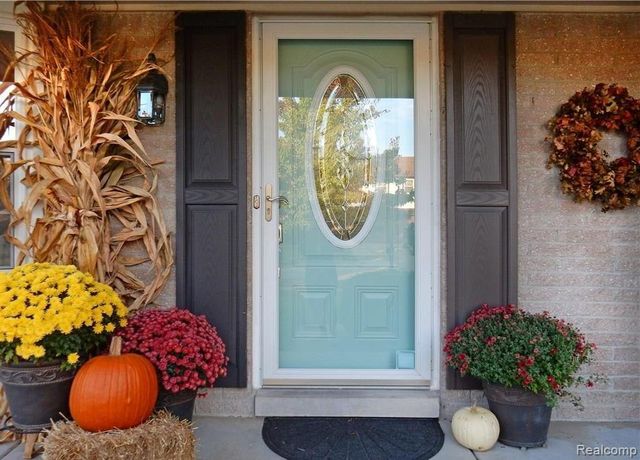 9828 Rose Street, Taylor, MI 48180