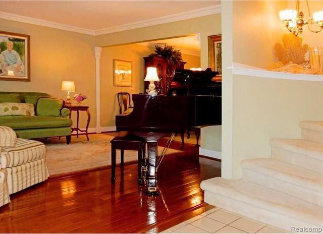 9828 Rose Street, Taylor, MI 48180