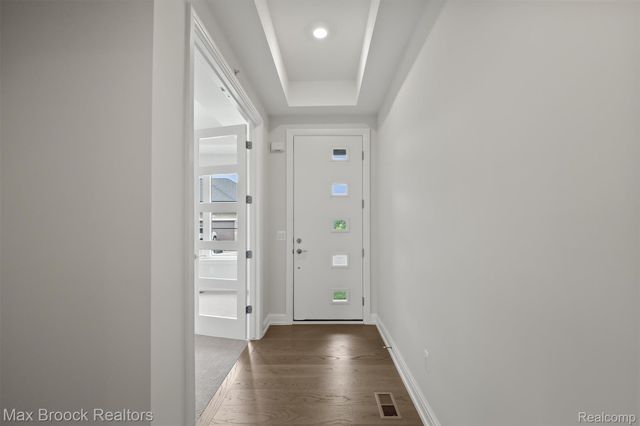 7477 Gramercy Circle 17, West Bloomfield Charter Township, MI 48322