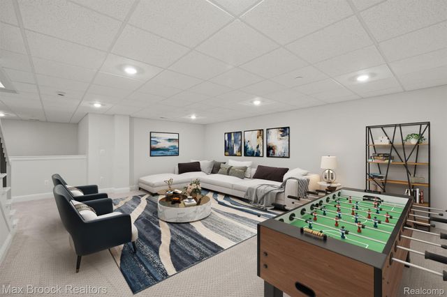 7477 Gramercy Circle 17, West Bloomfield Charter Township, MI 48322