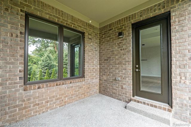7477 Gramercy Circle 17, West Bloomfield Charter Township, MI 48322