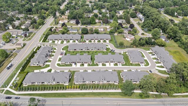 7477 Gramercy Circle 17, West Bloomfield Charter Township, MI 48322