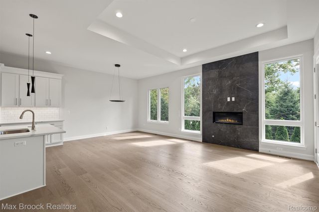 7477 Gramercy Circle 17, West Bloomfield Charter Township, MI 48322