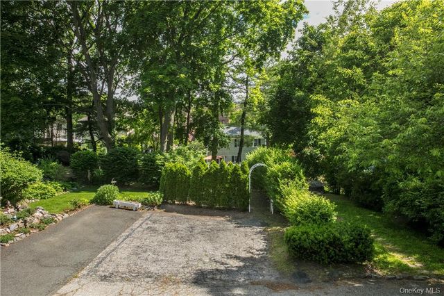 8 Elkan Road, Larchmont, NY 10538