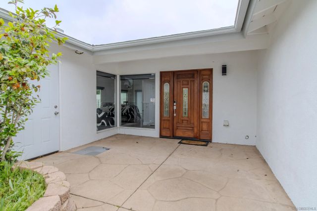 619 S Midway Dr, Escondido, CA 92027