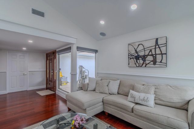 619 S Midway Dr, Escondido, CA 92027