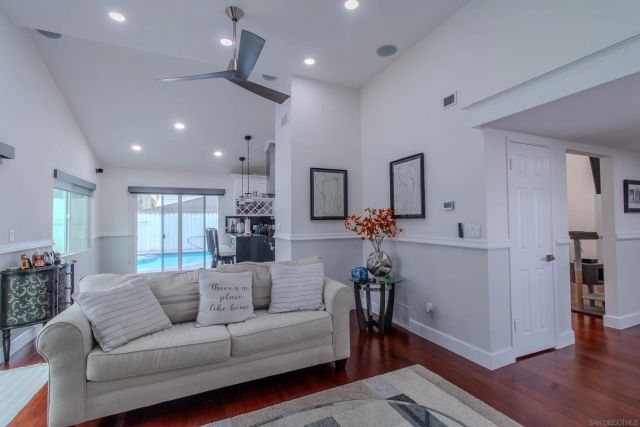 619 S Midway Dr, Escondido, CA 92027