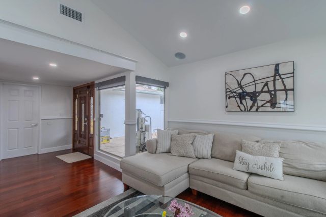 619 S Midway Dr, Escondido, CA 92027