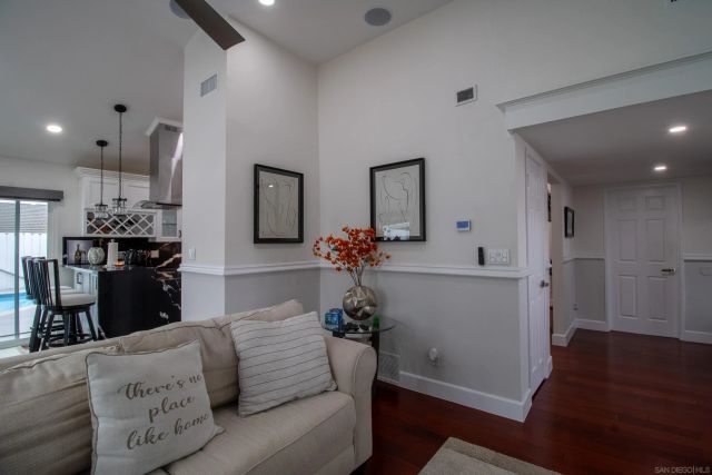 619 S Midway Dr, Escondido, CA 92027