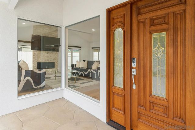 619 S Midway Dr, Escondido, CA 92027