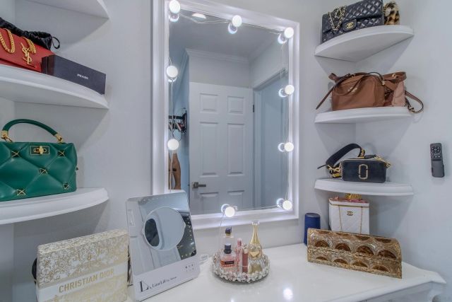 619 S Midway Dr, Escondido, CA 92027