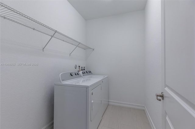 11524 SW 16th St, Pembroke Pines, FL 33025