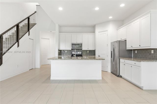 11524 SW 16th St, Pembroke Pines, FL 33025