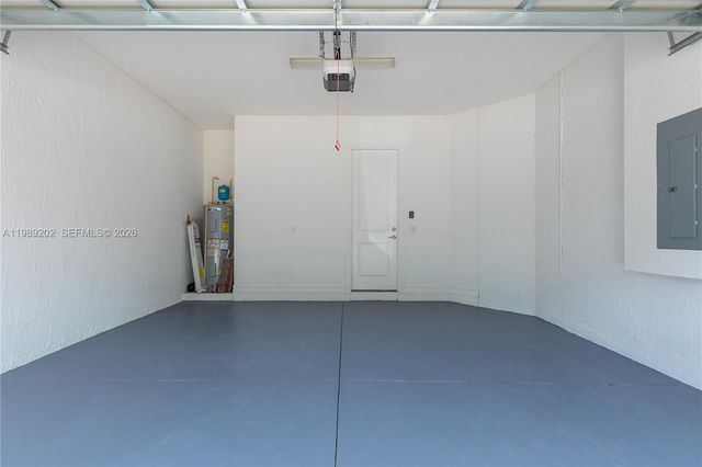 11524 SW 16th St, Pembroke Pines, FL 33025