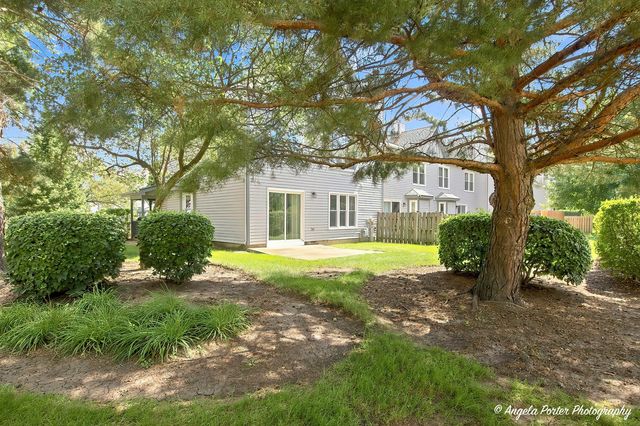 1434 Sherwood Court, Gurnee, IL 60031