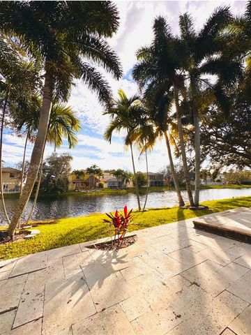 4950 Pelican Mnr, Coconut Creek, FL 33073