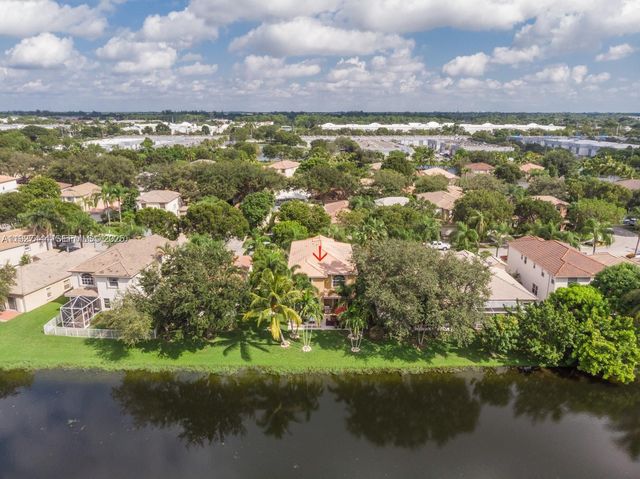 4950 Pelican Mnr, Coconut Creek, FL 33073