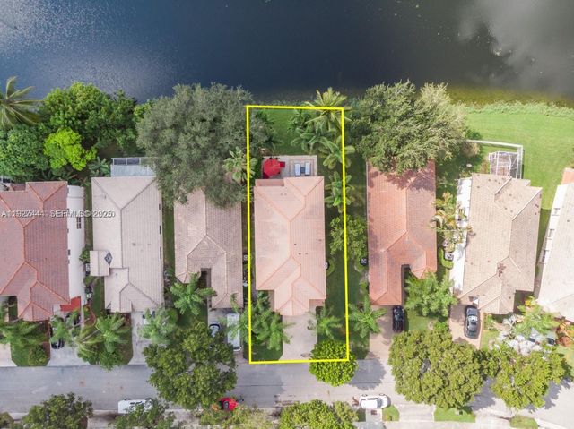 4950 Pelican Mnr, Coconut Creek, FL 33073