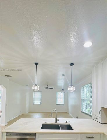 4950 Pelican Mnr, Coconut Creek, FL 33073