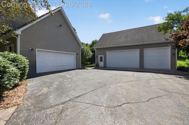 8114 Chilson Road, Hamburg Township, MI 48169