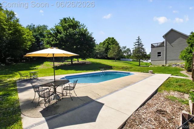8114 Chilson Road, Hamburg Township, MI 48169
