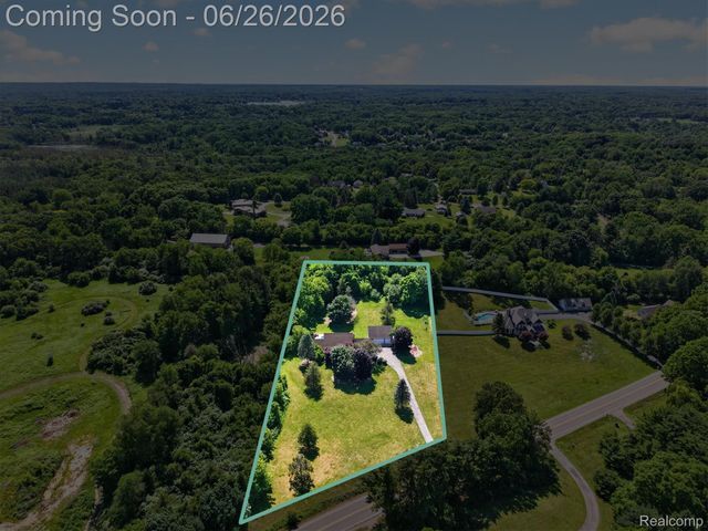 8114 Chilson Road, Hamburg Township, MI 48169