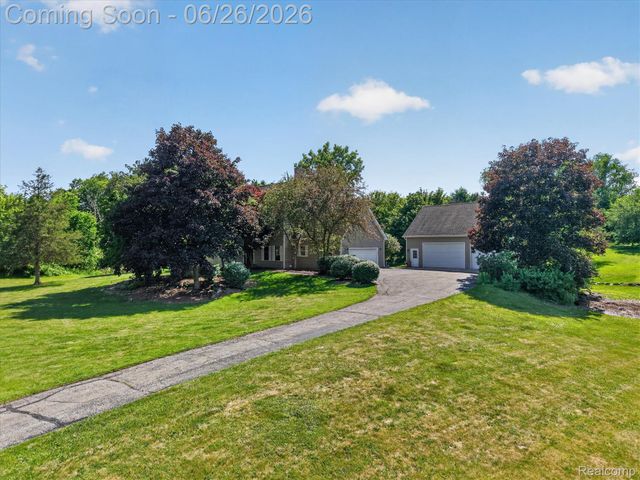 8114 Chilson Road, Hamburg Township, MI 48169