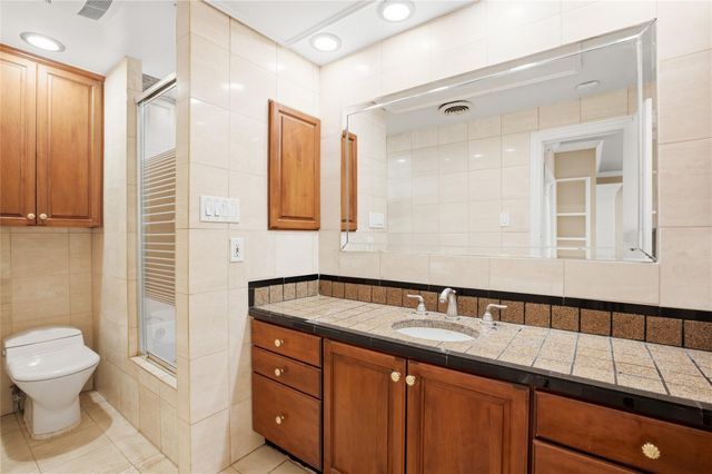 2100 Tanglewilde Street 537, Houston, TX 77063