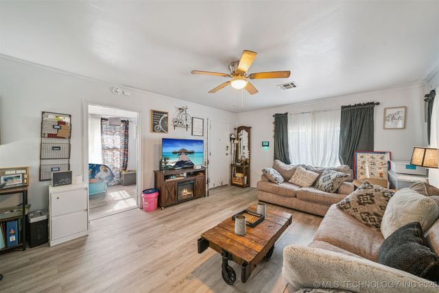 4639 S 32nd West Avenue, Tulsa, OK 74107