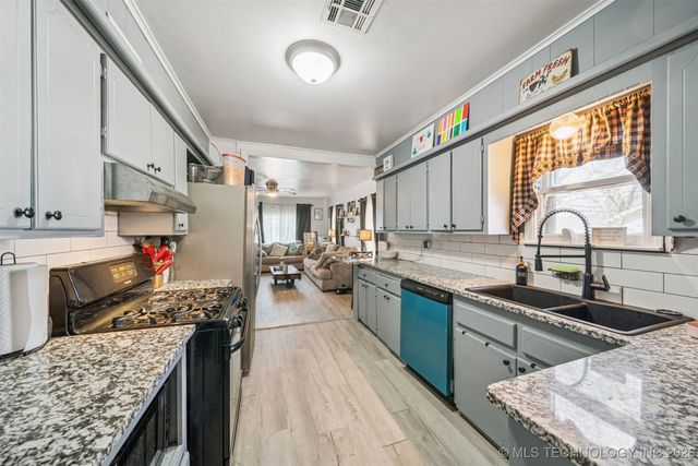 4639 S 32nd West Avenue, Tulsa, OK 74107