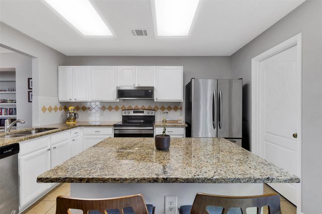 1617 Alazan CV, Round Rock, TX 78664
