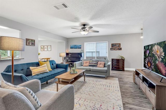 1617 Alazan CV, Round Rock, TX 78664