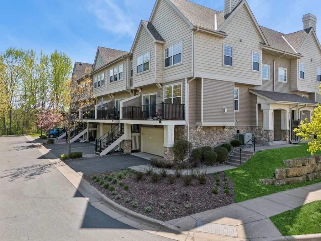 4765 Victor Path 1, Hugo, MN 55038